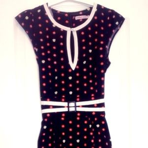 Black Pin-up Wiggle Daisy Dress Keyhole